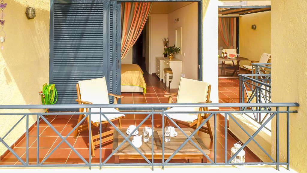 Manto On The Beach Apartments Barbati Exterior foto